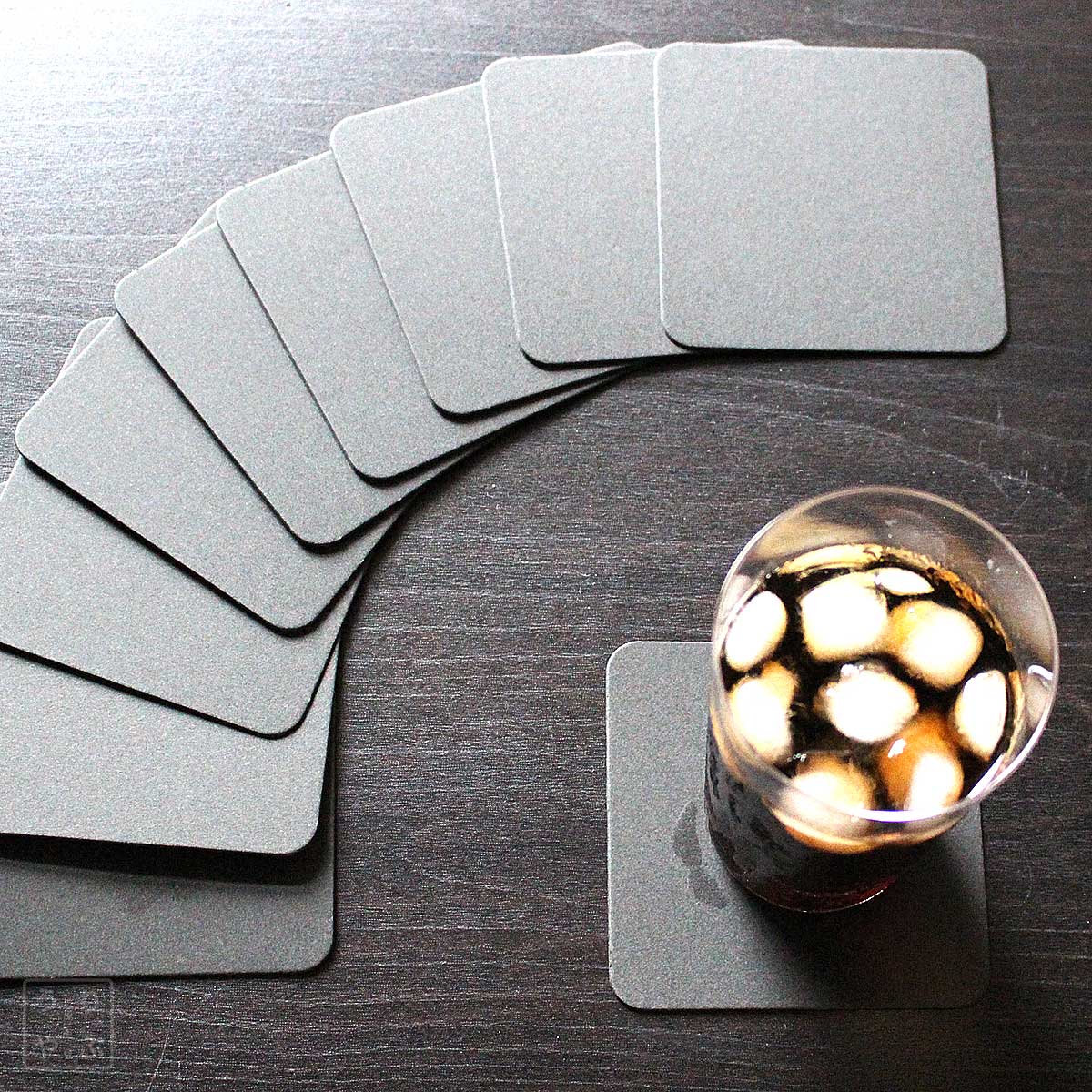 紙製コースター ブラック 黒 角型 9cm角 0.8mm厚 10枚